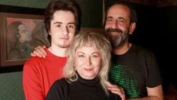 Özkan Uğur ve ailesi