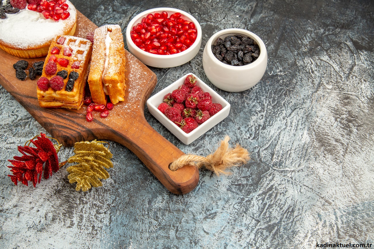 Yeni Yıla Bereketle Girmenin En Şık Yolu: Yılbaşı Sofrası Rehberi – 2026 Yeni Yıla Bereketle Girmenin En Şık Yolu: Yılbaşı Sofrası Rehberi – 2026